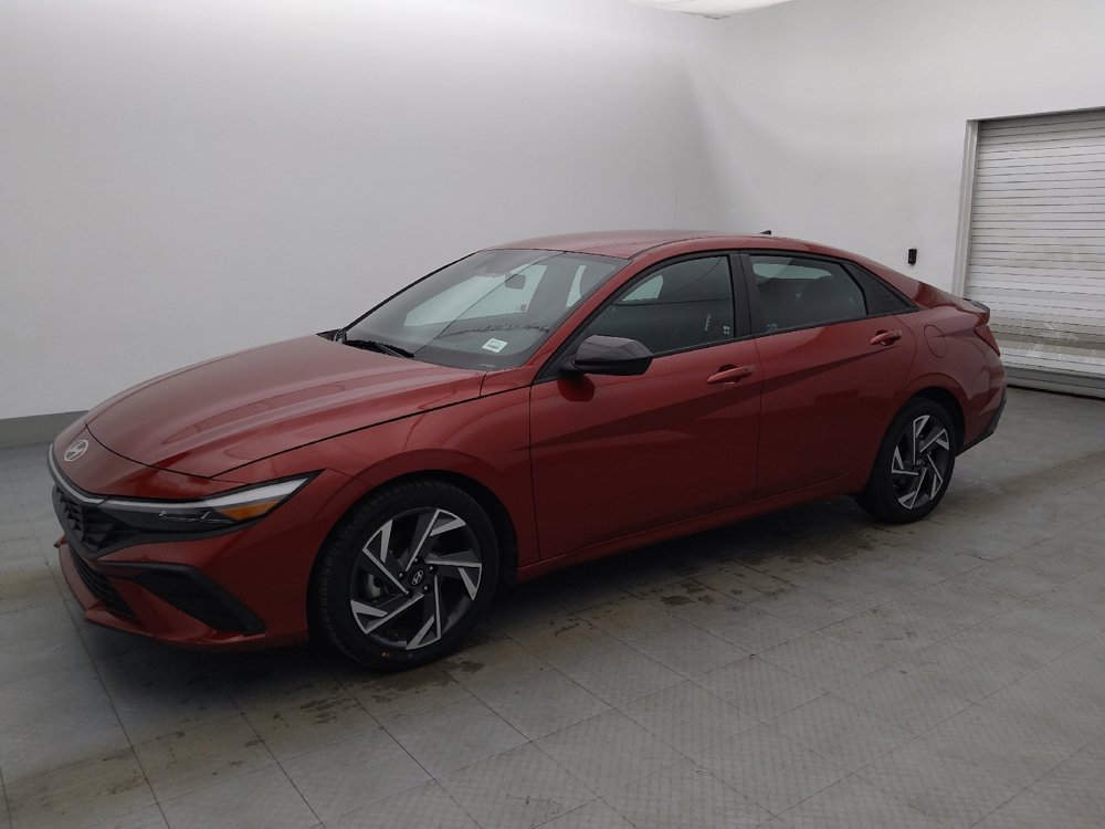 Used 2025 Hyundai Elantra Sport FWD image 2