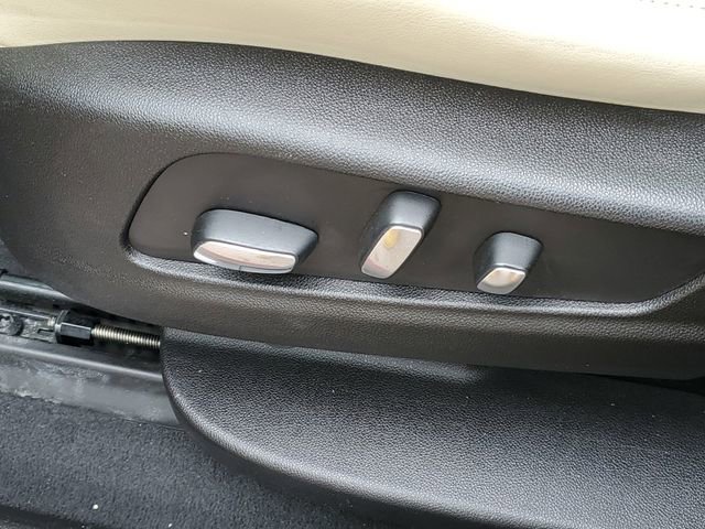 Used 2017 Cadillac XT5 Luxury w/ Driver Awareness Package AWD/4WD image 7