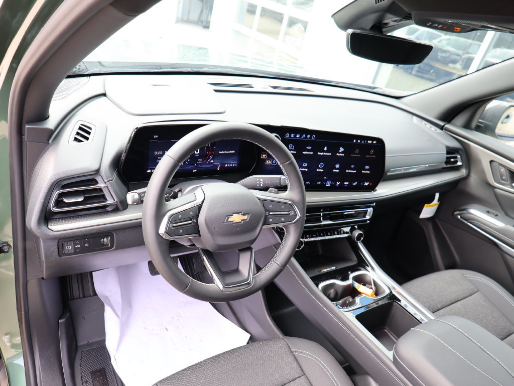 New 2027 Chevrolet Traverse LT w/ Driver Confidence Package FWD image 23