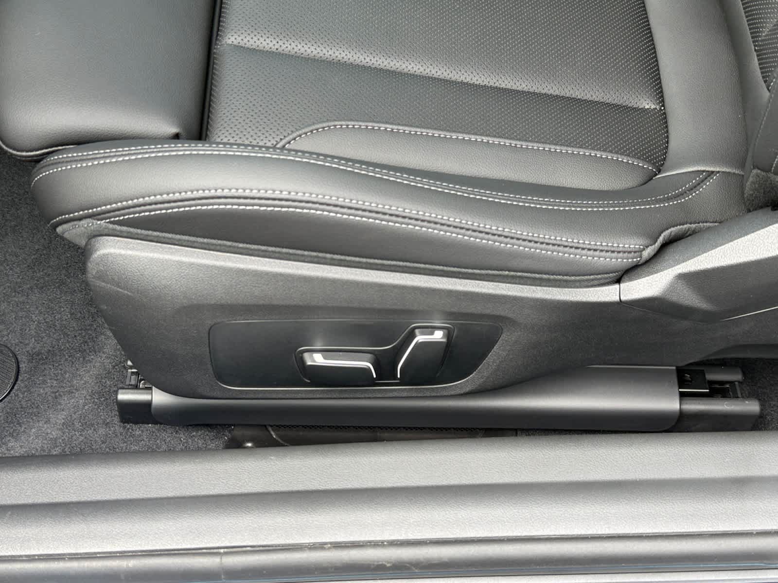 New 2025 BMW 230i Coupe w/ M Sport Package RWD image 12