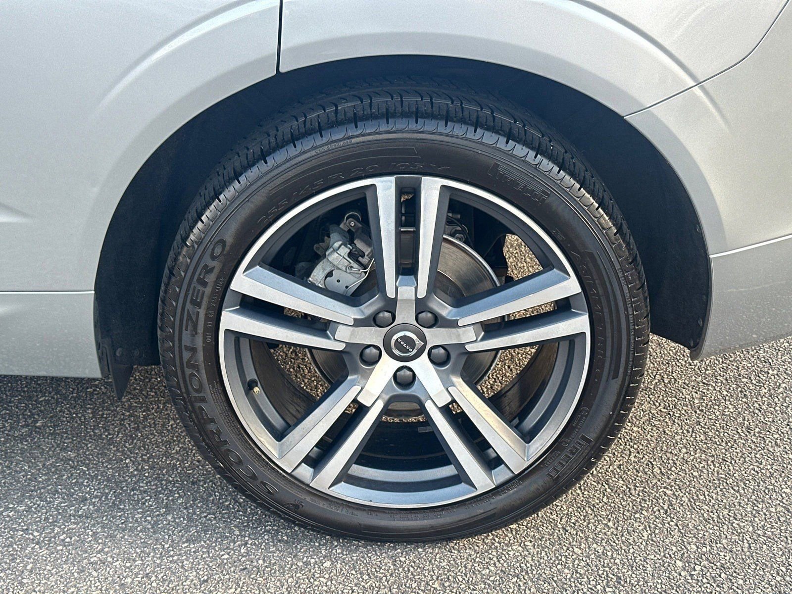 Used 2018 Volvo XC60 T5 Momentum w/ Convenience Package image 20