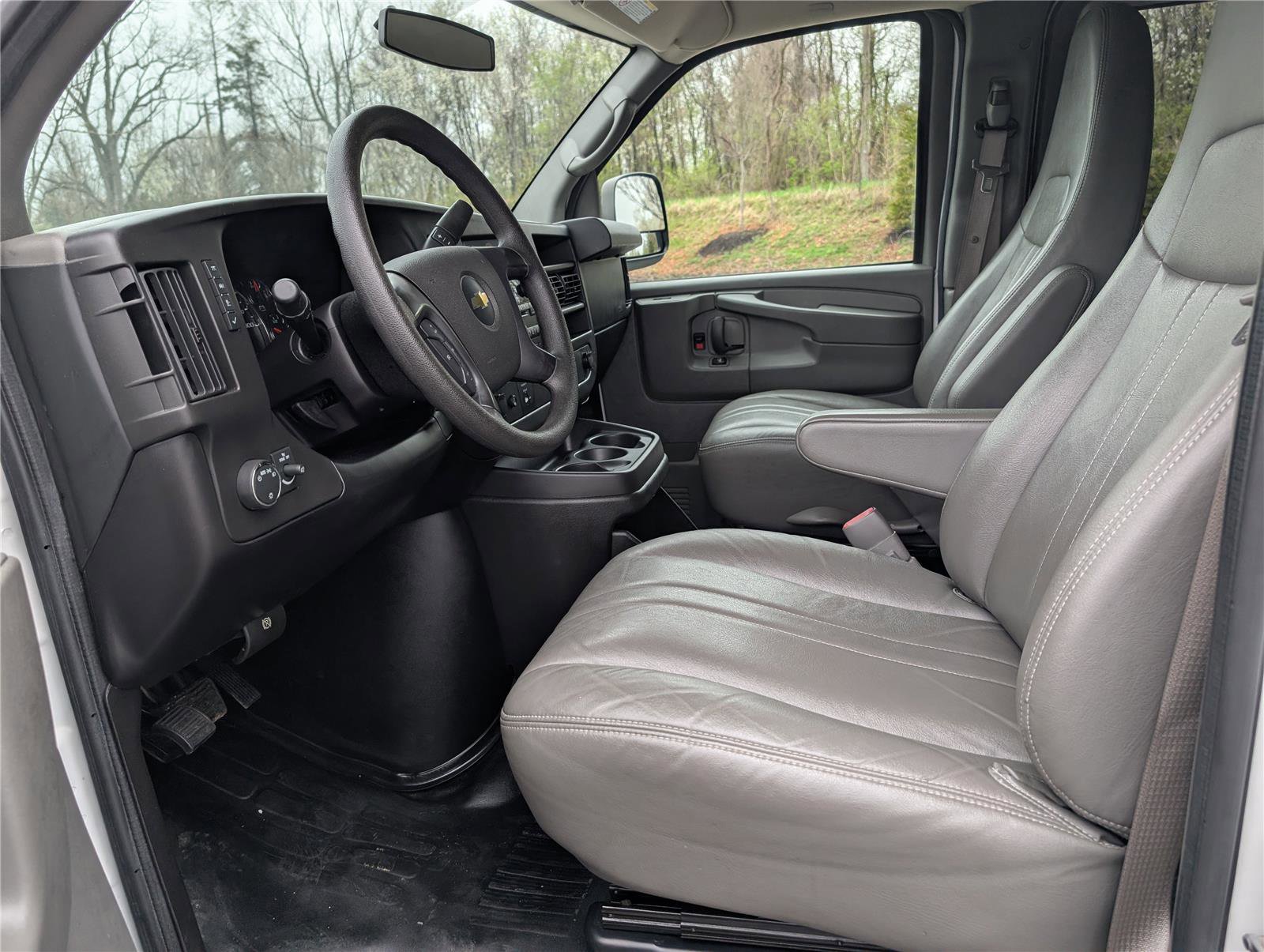 Used 2013 Chevrolet Express 3500 LS image 16