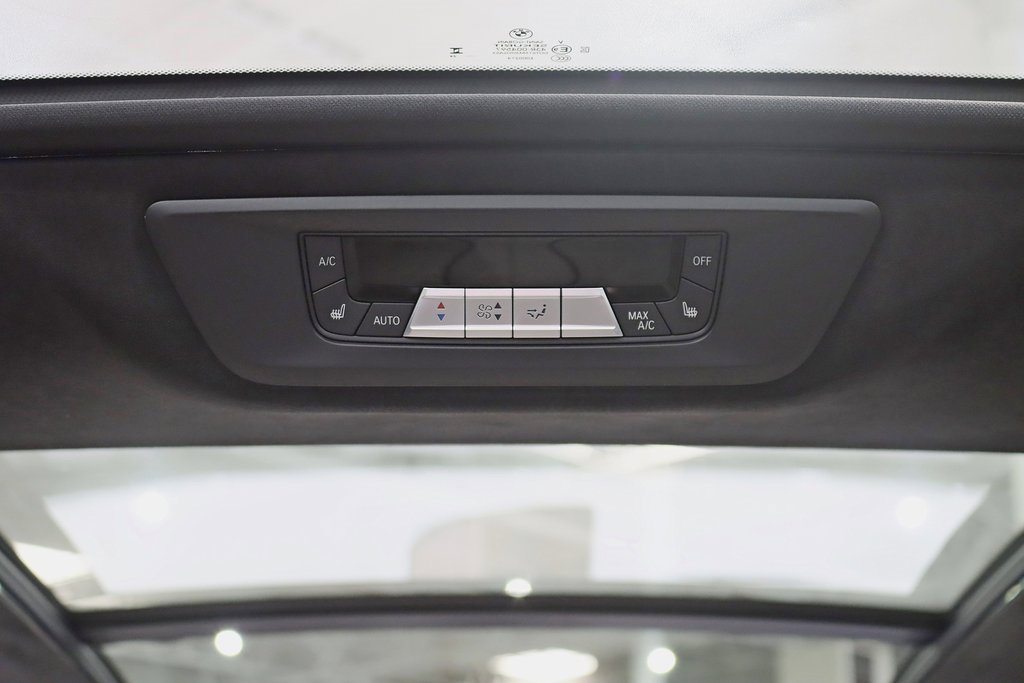 Used 2025 BMW X7 xDrive40i w/ M Sport Package image 39