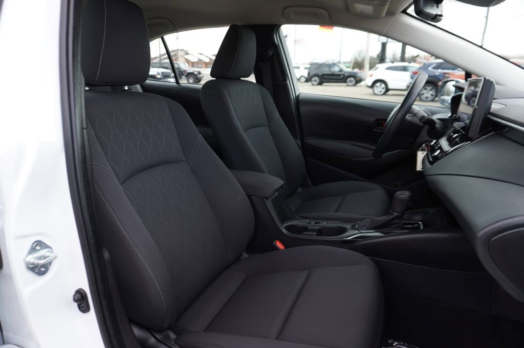 Used 2023 Toyota Corolla LE image 27
