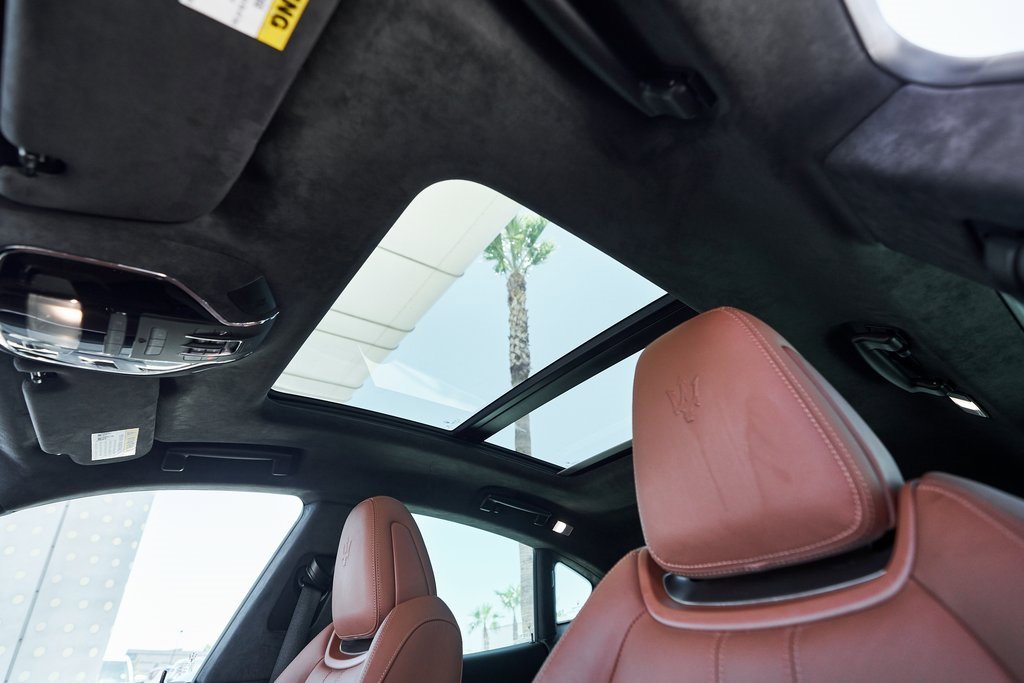 Used 2022 Maserati Levante Modena image 30