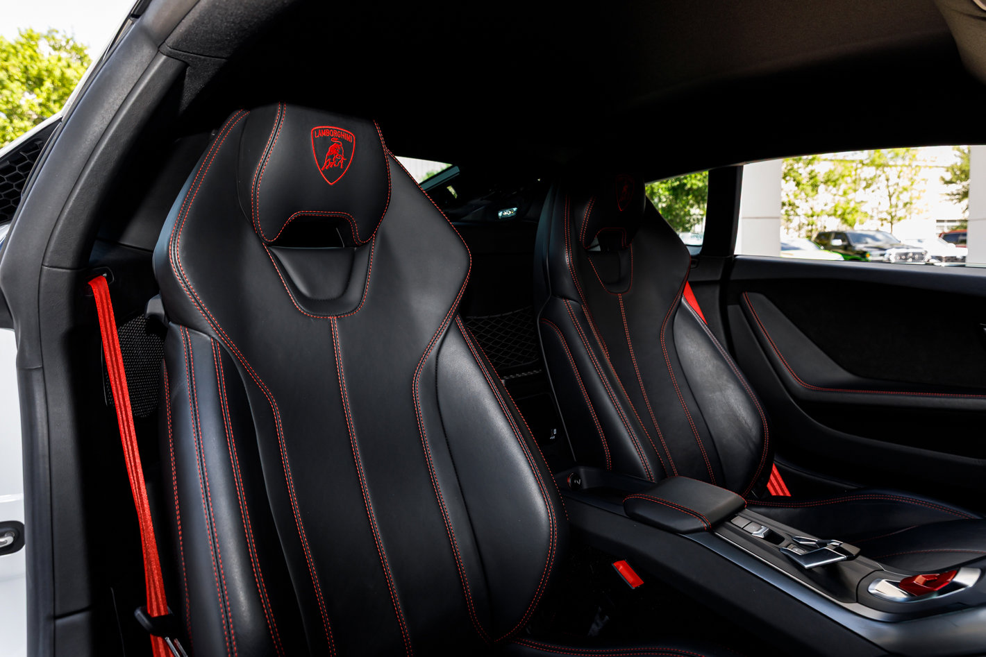 Used 2022 Lamborghini Huracan EVO RWD image 17
