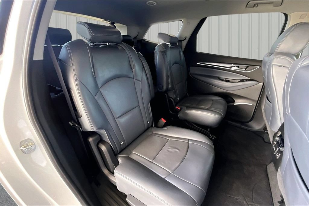 Used 2018 Buick Enclave Essence AWD/4WD image 19