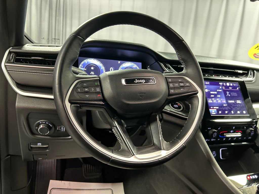 Used 2022 Jeep Grand Cherokee L Laredo image 15