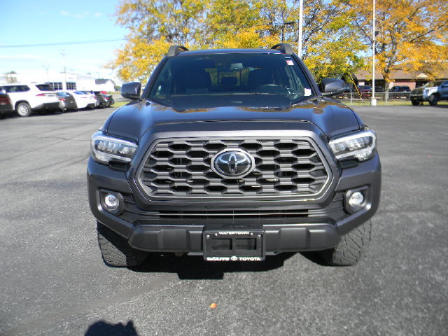 Certified 2023 Toyota Tacoma TRD Off-Road AWD/4WD image 8