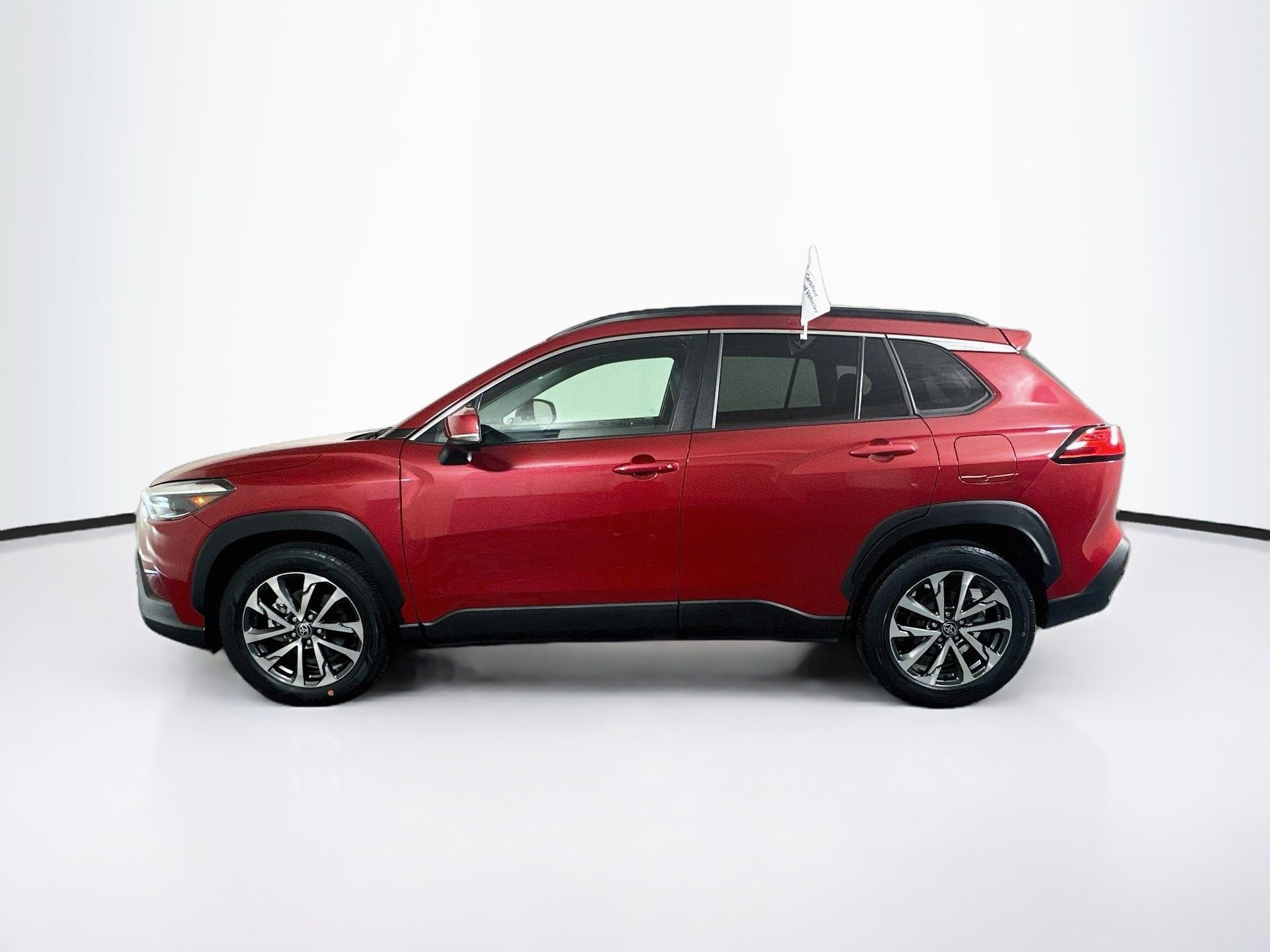 Used 2023 Toyota Corolla Cross XLE w/ Convenience Package FWD image 6