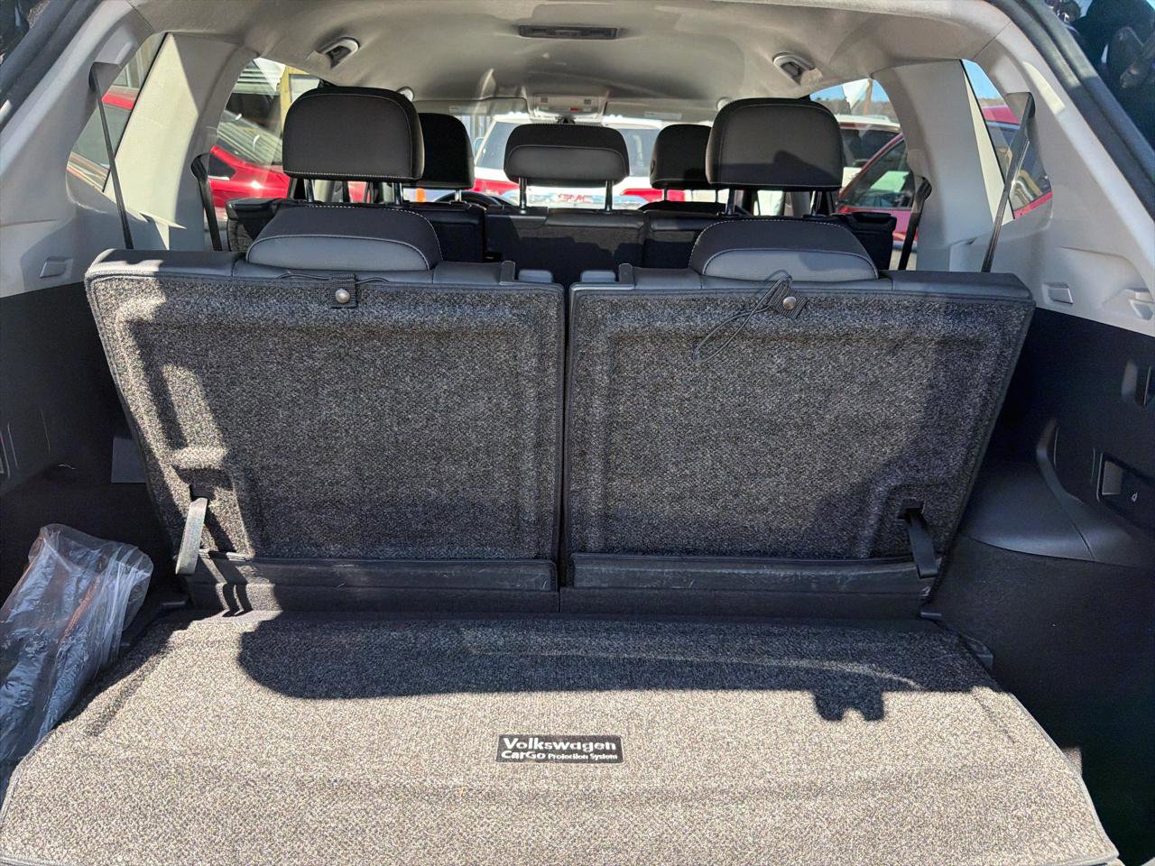 Used 2021 Volkswagen Tiguan SE w/ 3rd Row Seat Package AWD/4WD image 11