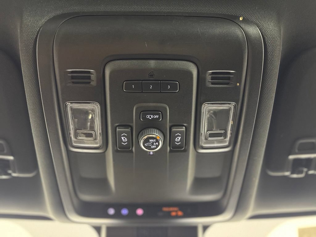 Used 2023 Chevrolet Suburban RST w/ Luxury Package RWD image 33