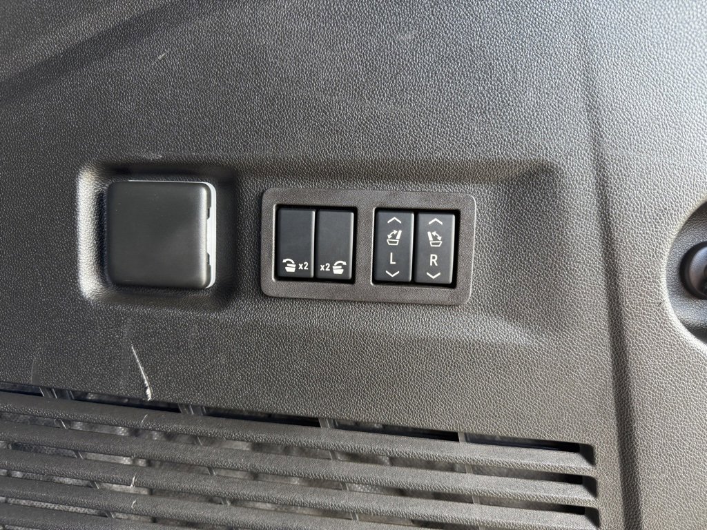 Certified 2024 GMC Yukon XL Denali image 52