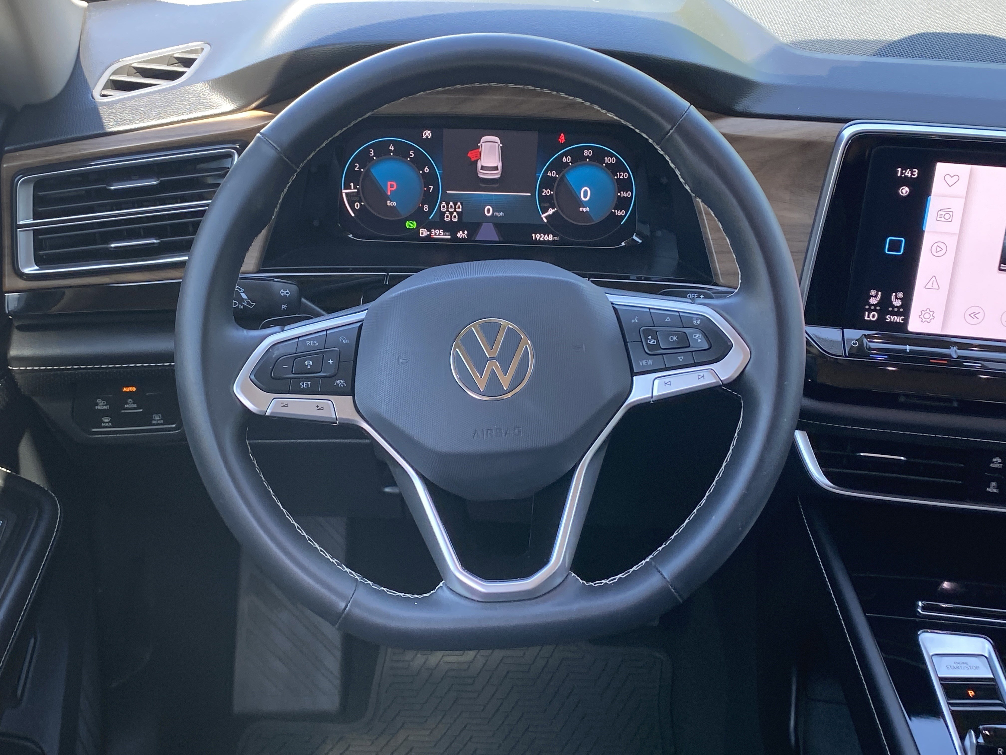 Used 2024 Volkswagen Atlas SE AWD/4WD image 10