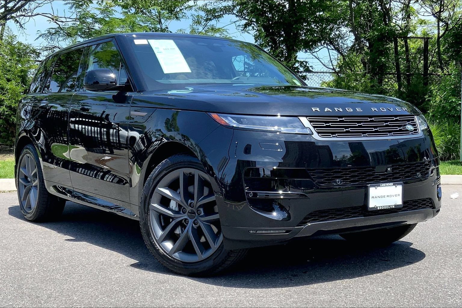 Certified 2026 Land Rover Range Rover Sport SE AWD/4WD image 2