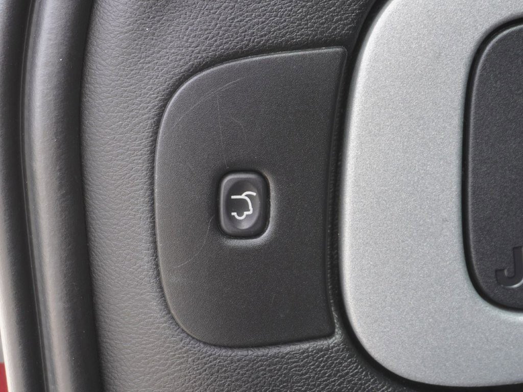 Used 2015 Jeep Cherokee Trailhawk w/ Comfort/Convenience Group image 20