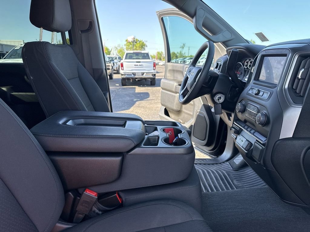 Used 2022 Chevrolet Silverado 2500 Custom w/ Custom Convenience Package image 13