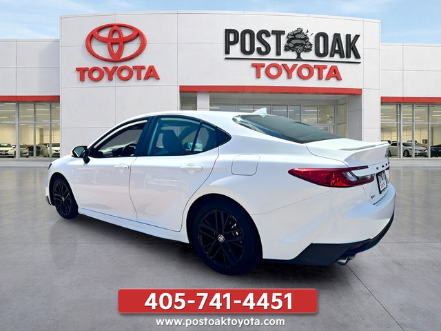 Used 2025 Toyota Camry SE FWD image 4