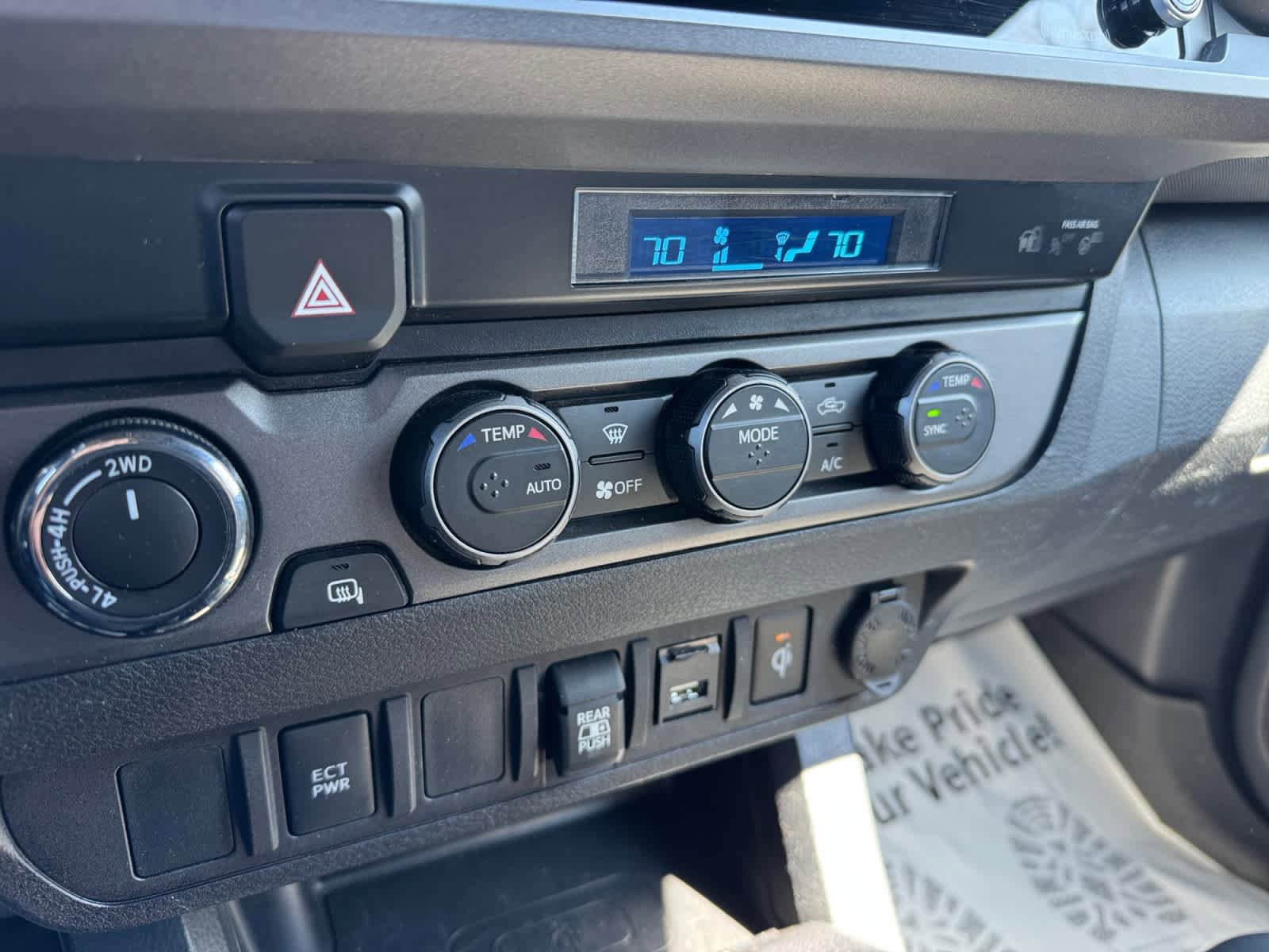 Used 2022 Toyota Tacoma TRD Off-Road AWD/4WD image 19