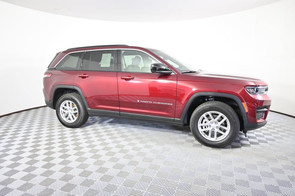 Used 2026 Jeep Grand Cherokee Laredo X AWD/4WD image 8