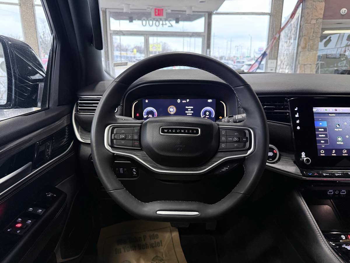 Used 2024 Jeep Wagoneer L Series III w/ Flexible Seating Group AWD/4WD image 49
