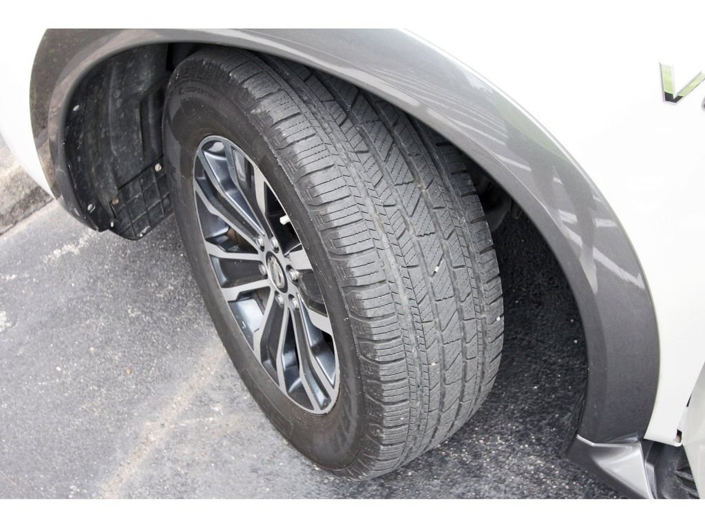 Used 2020 Nissan Armada SL w/ Premium Package RWD image 36