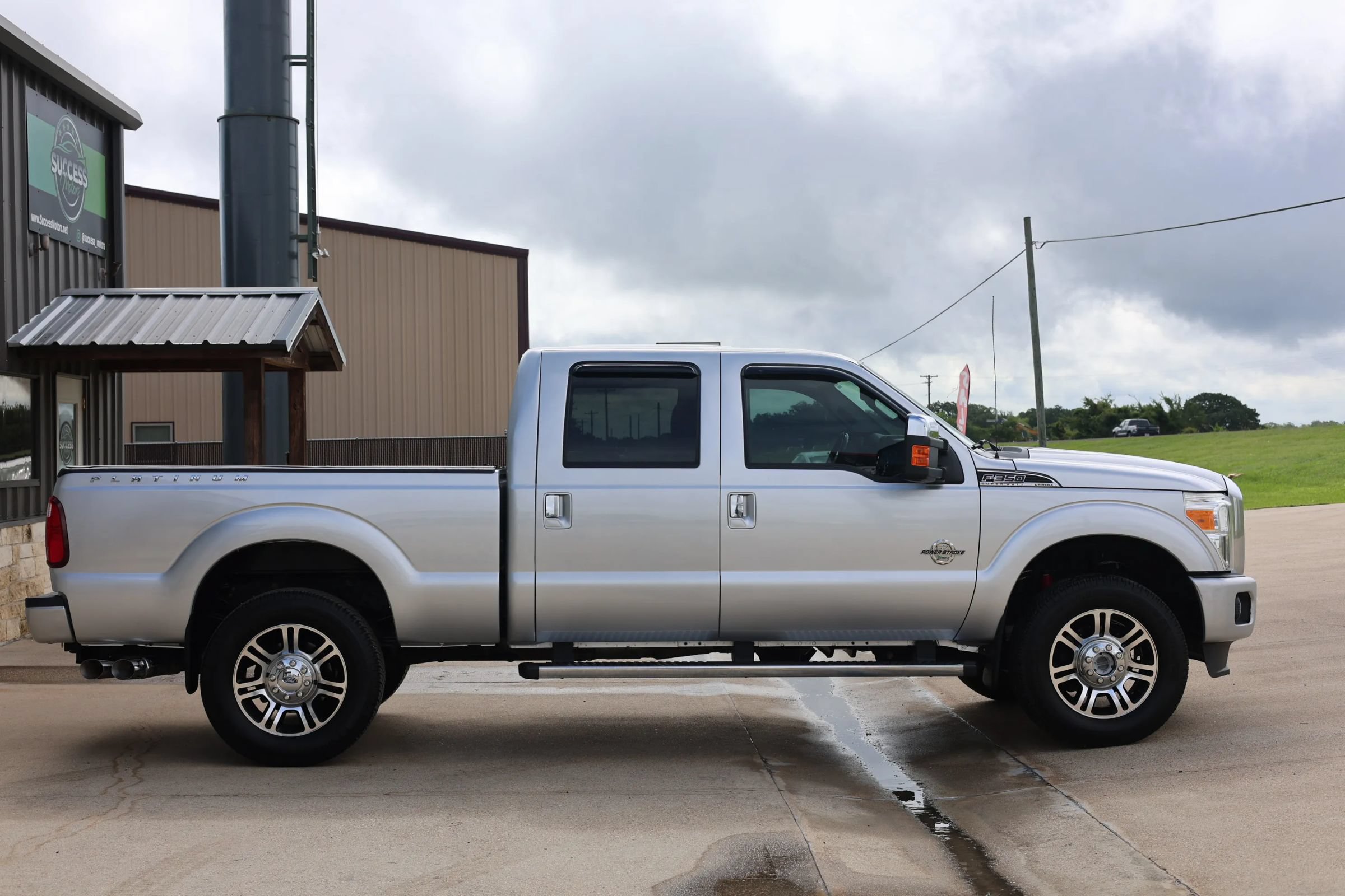 Used 2016 Ford F350 Platinum AWD/4WD image 2