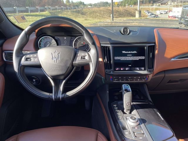 Used 2021 Maserati Levante image 13