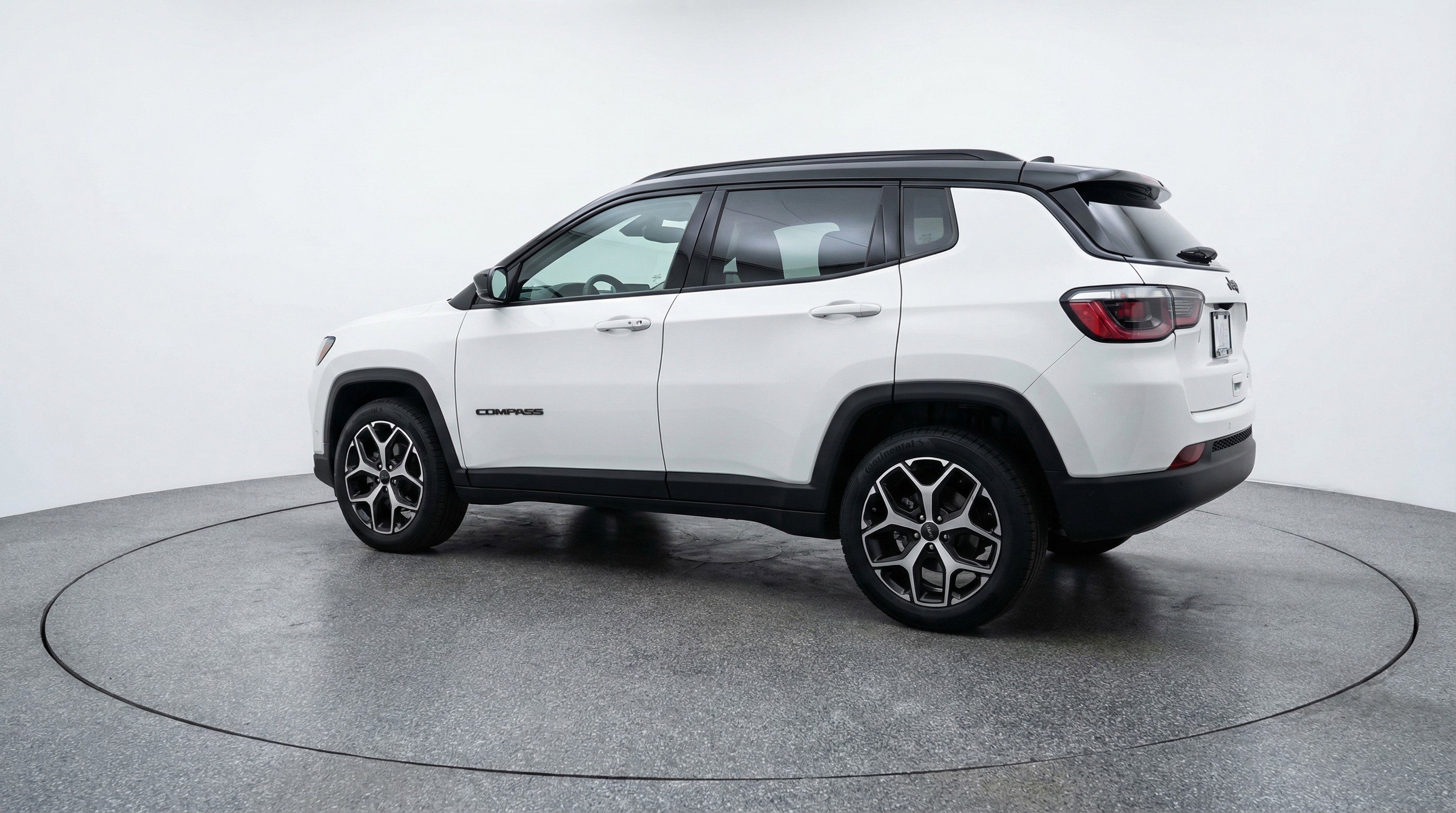 Used 2025 Jeep Compass Limited image 6