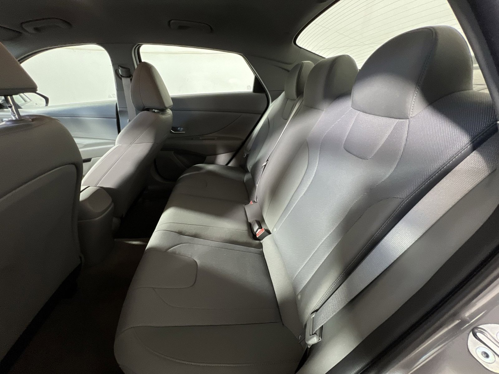 Used 2023 Hyundai Elantra SE w/ Cargo Package image 23