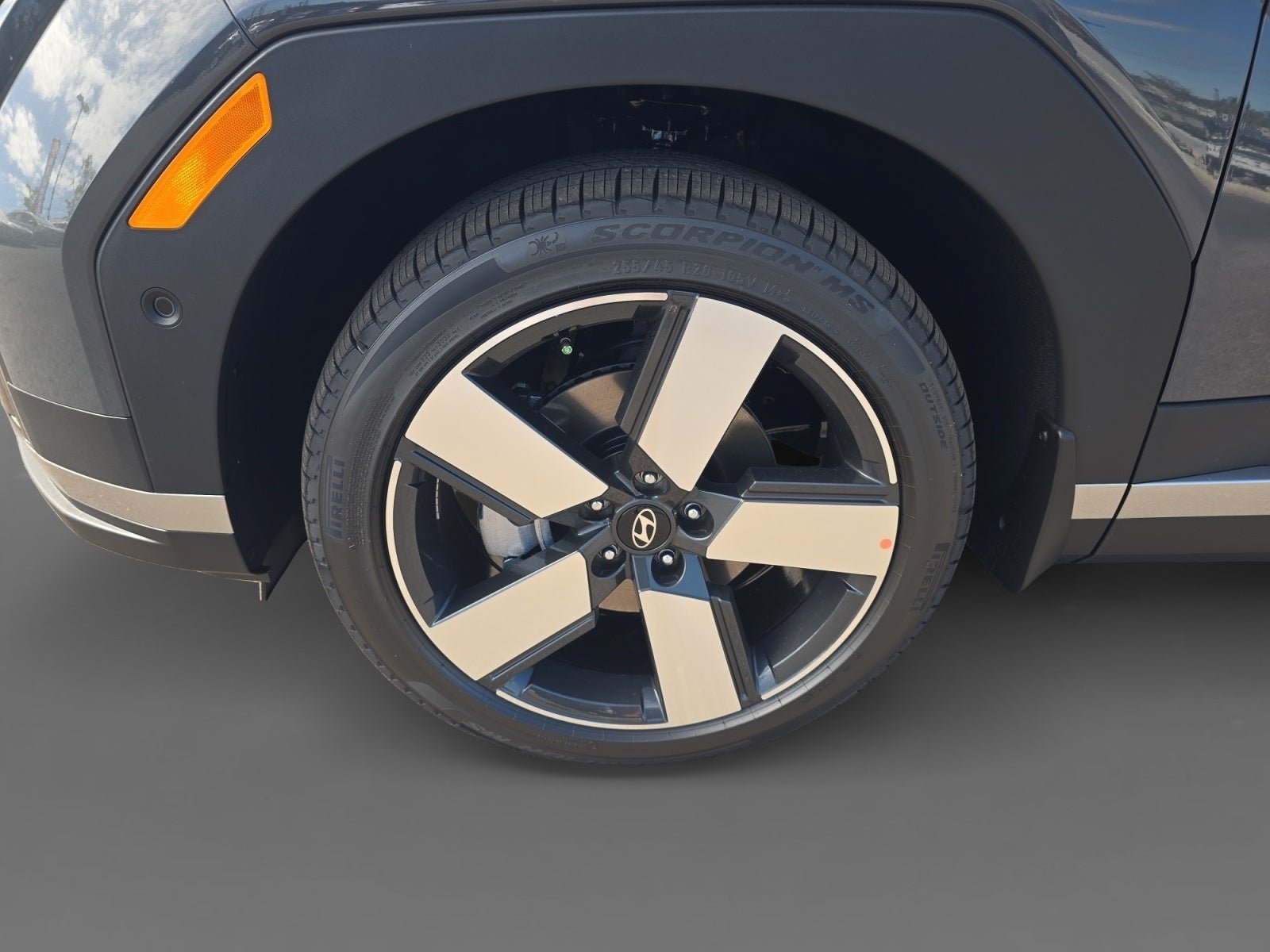 New 2027 Hyundai Santa Fe Limited FWD image 9