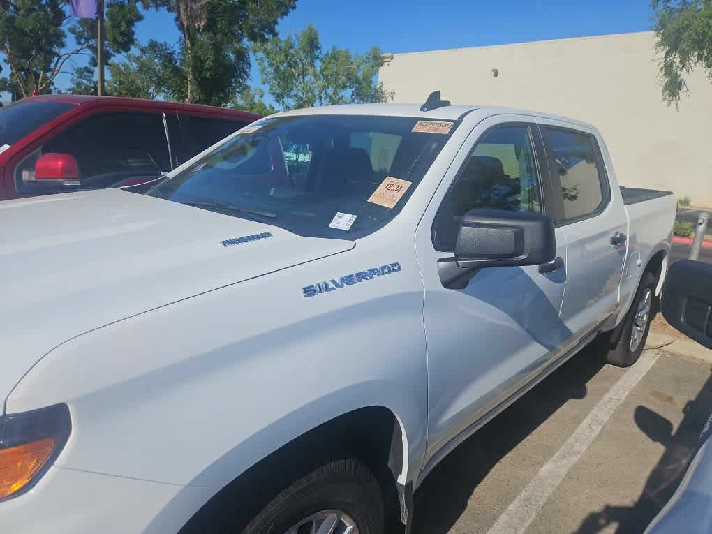 Used 2025 Chevrolet Silverado 1500 Custom w/ LPO, Dark Essentials Package RWD image 5