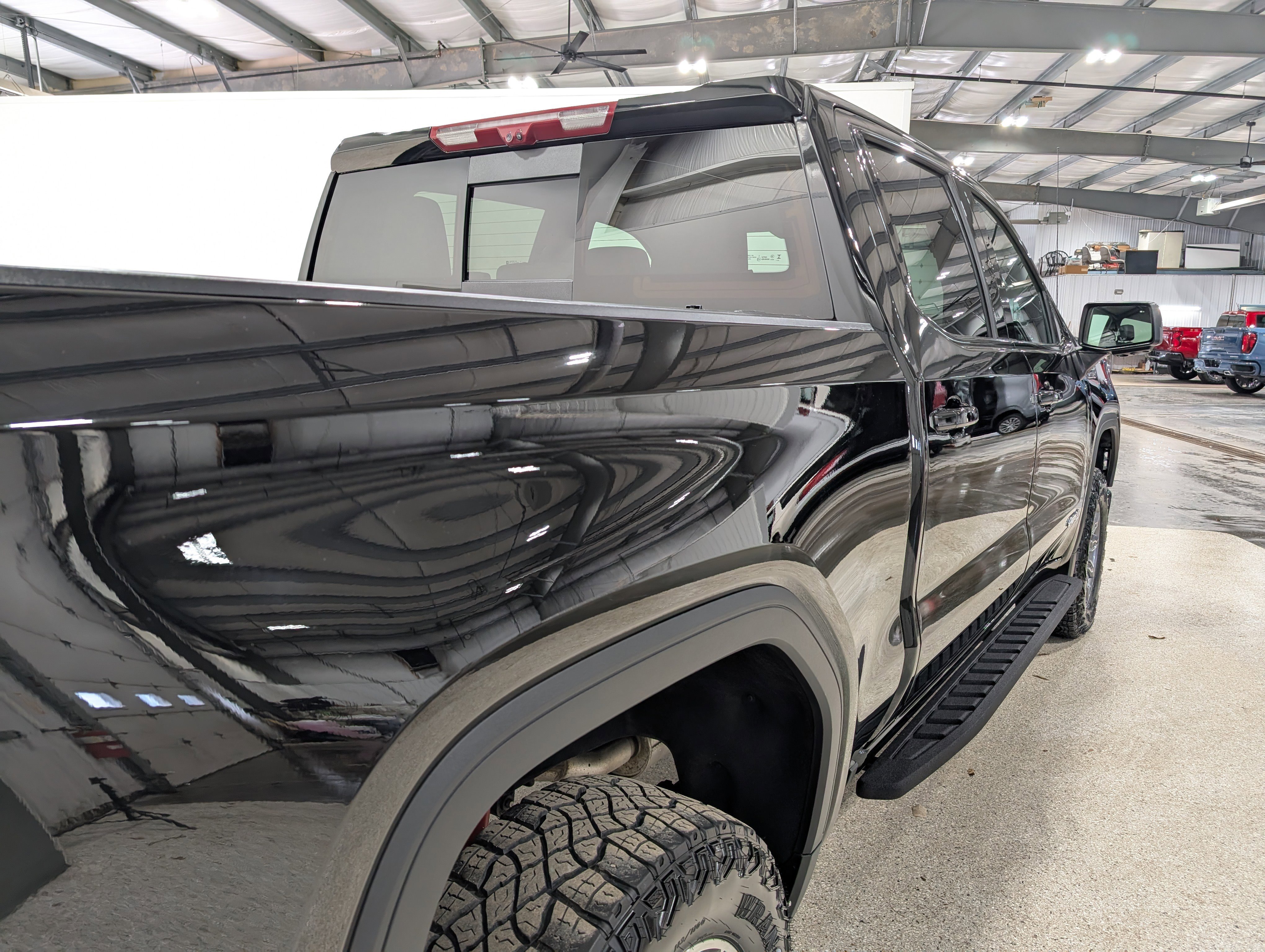 Used 2024 GMC Sierra 1500 AT4 w/ Technology Package image 3