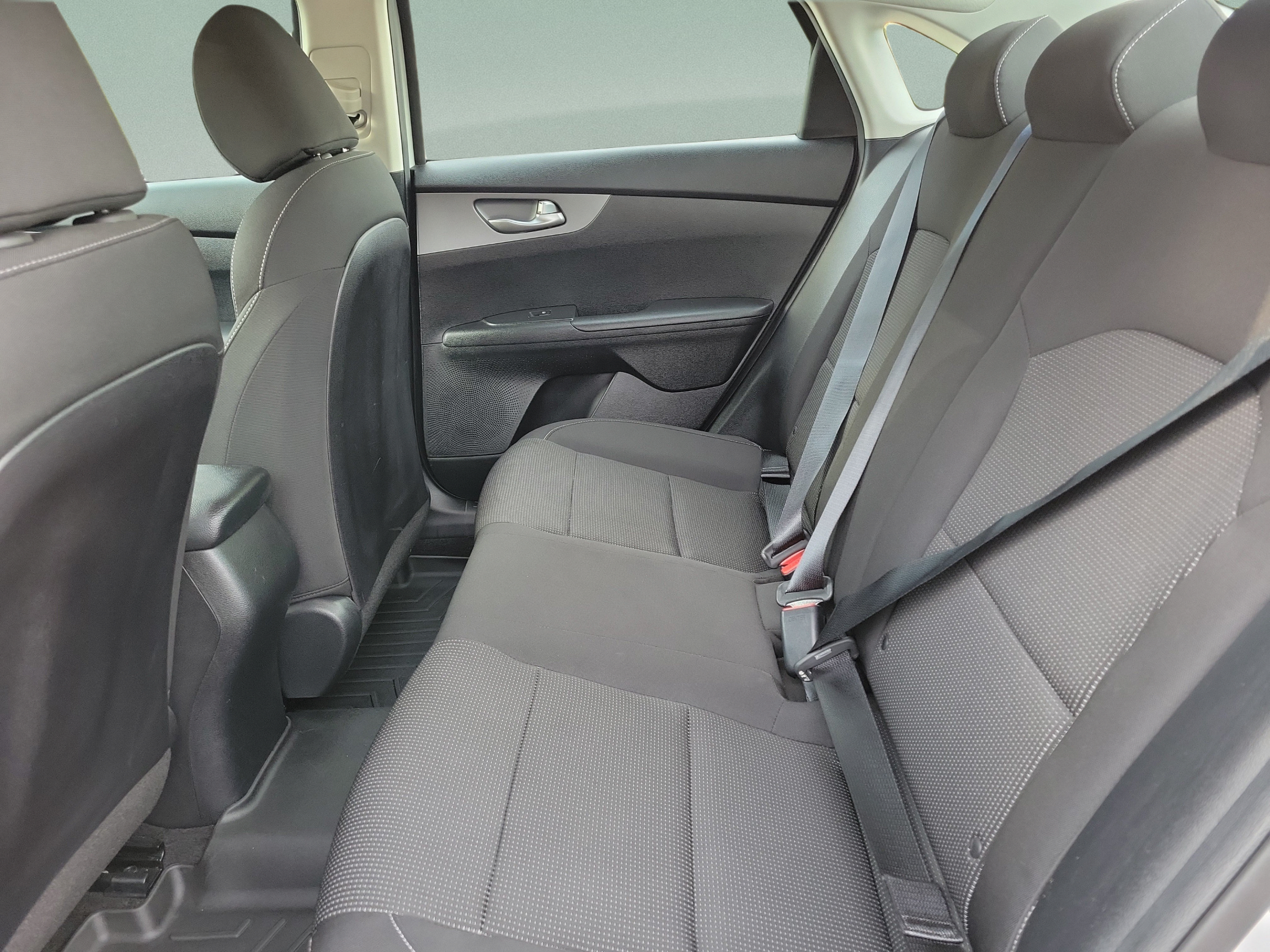 Used 2019 Kia Forte LXS FWD image 7
