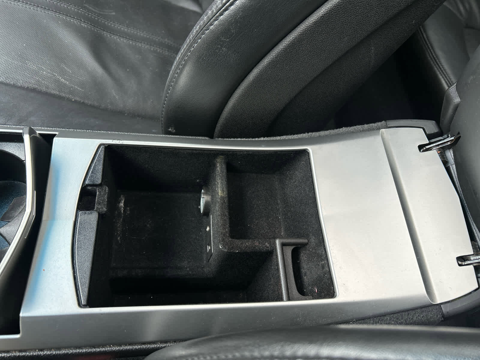 Used 2010 Cadillac CTS Premium image 36