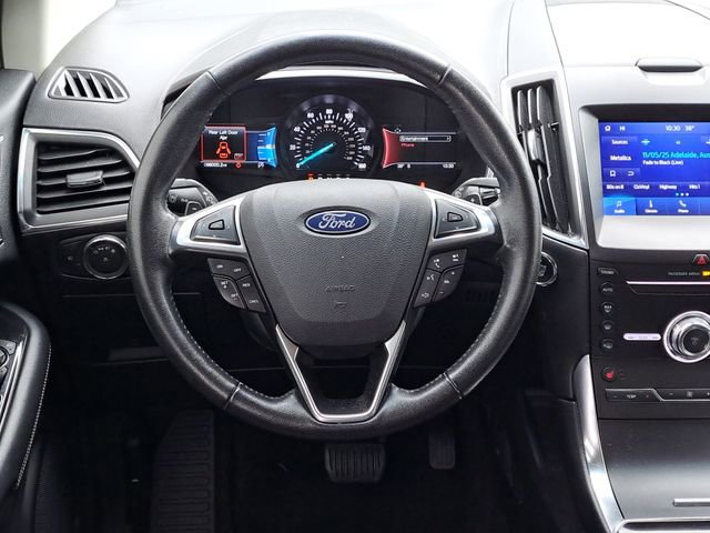 Used 2019 Ford Edge Titanium image 25