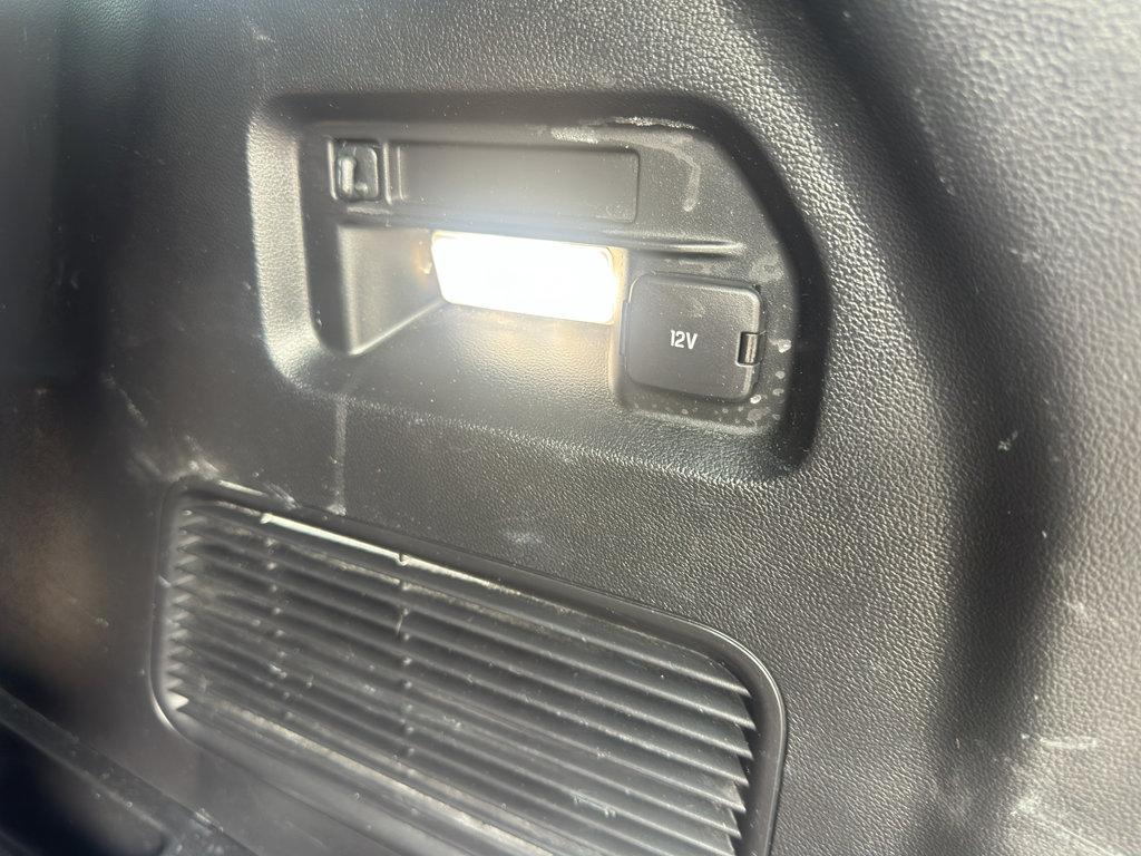 Used 2021 Ford Explorer XLT w/ Equipment Group 202A image 9