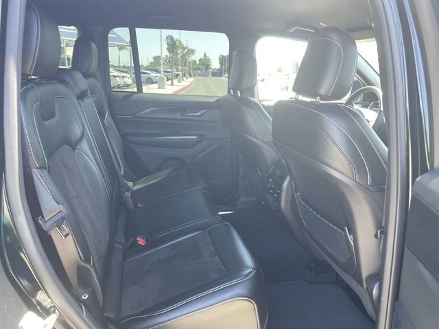 Used 2023 Jeep Grand Cherokee Altitude AWD/4WD image 26