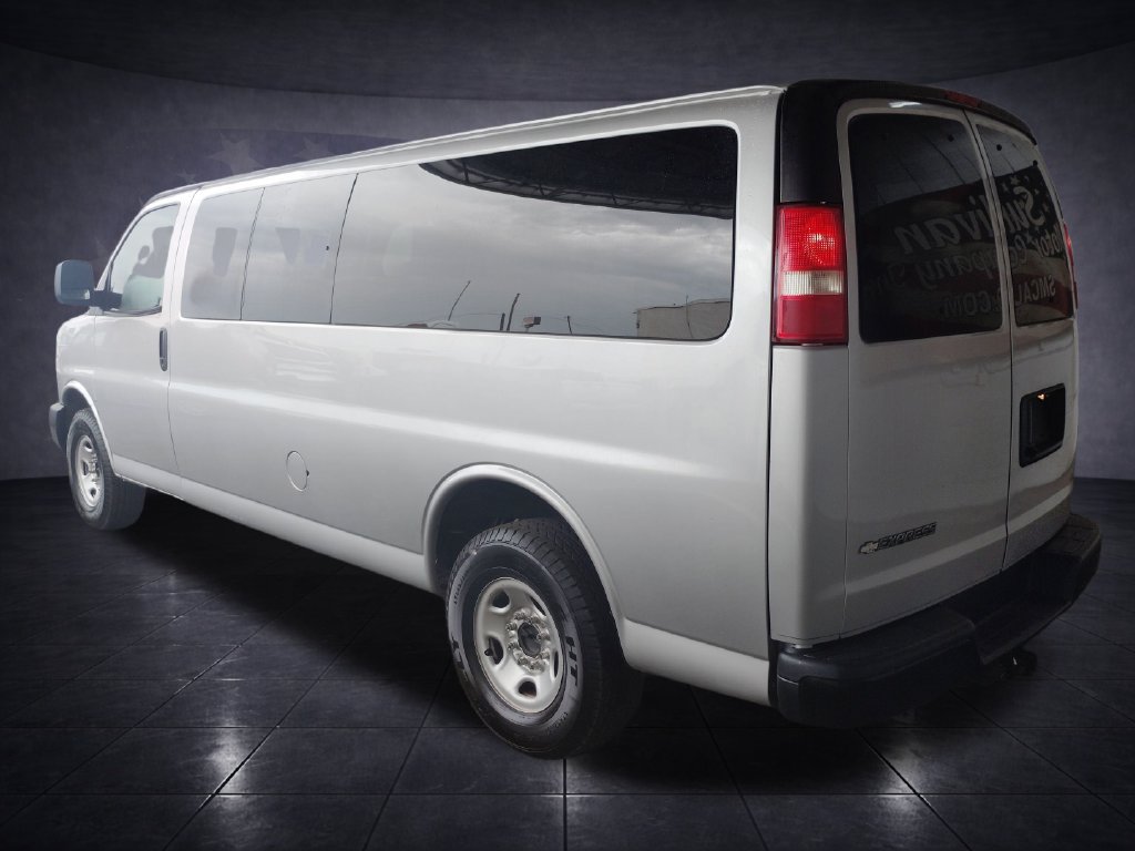 Used 2020 Chevrolet Express 3500 LS RWD image 3