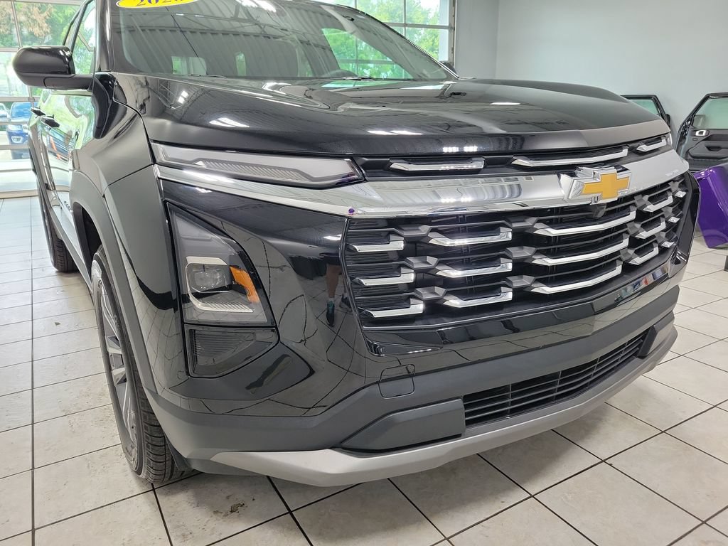 Used 2026 Chevrolet Equinox LT AWD/4WD image 22