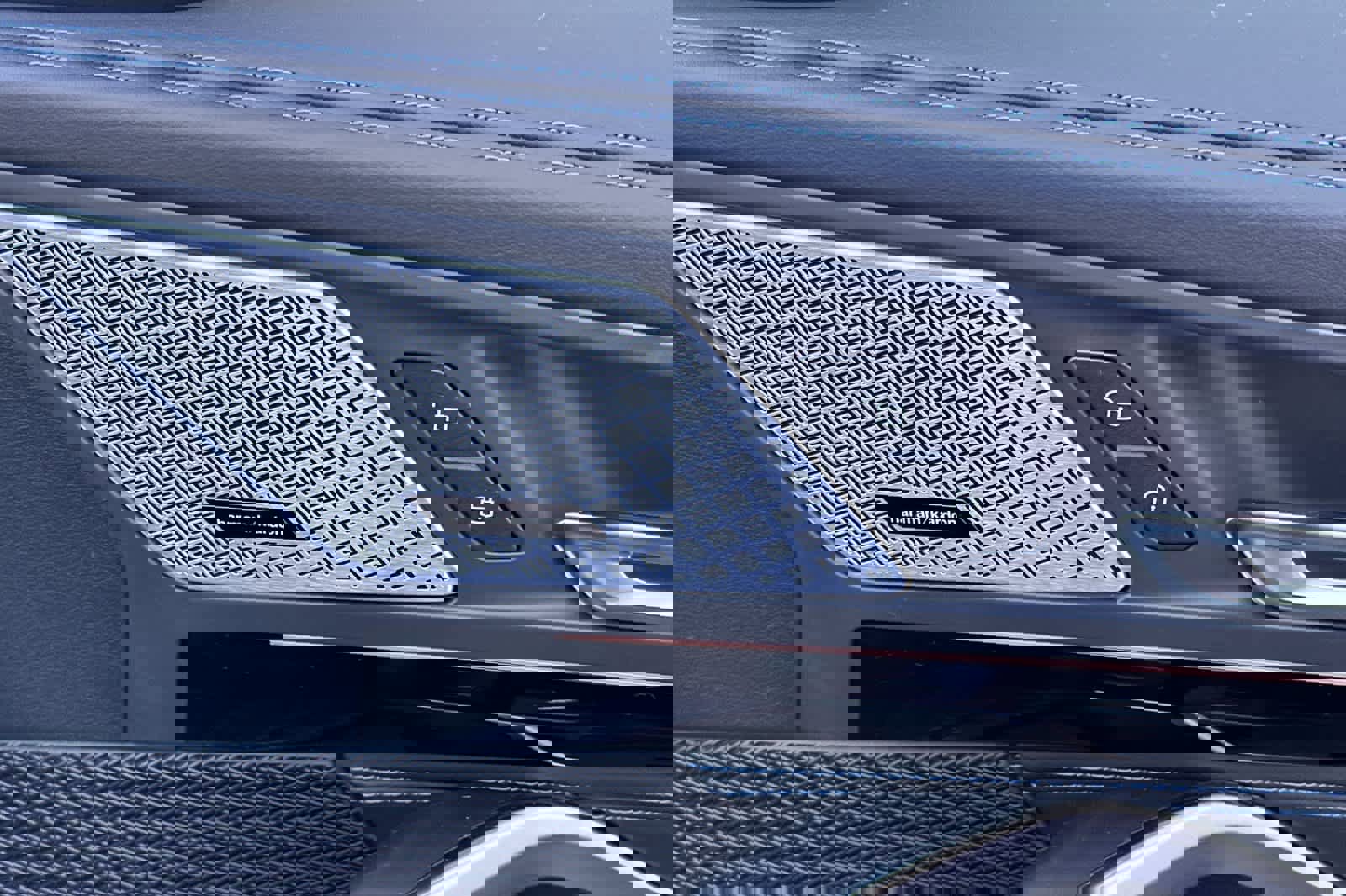 Used 2025 BMW X1 xDrive28i w/ Premium Package image 19