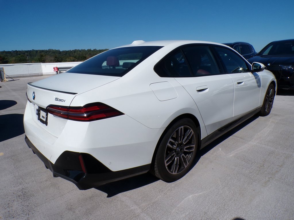 Certified 2025 BMW 530i xDrive w/ M Sport Package image 4