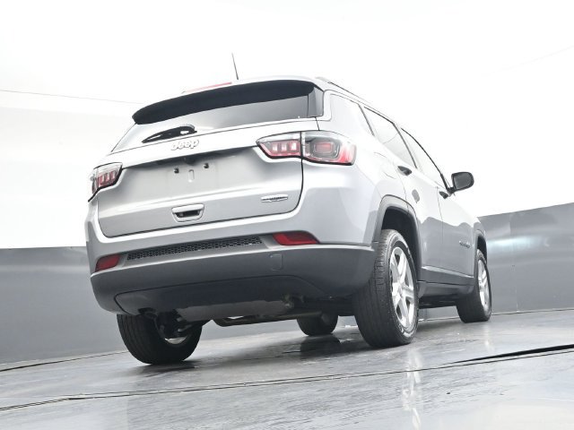 Used 2023 Jeep Compass Latitude w/ Sun and Sound Group AWD/4WD image 34