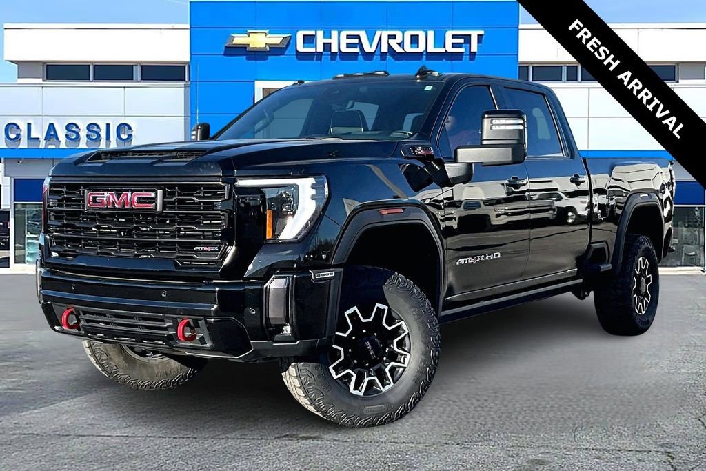Used 2024 GMC Sierra 2500 AT4X image 3