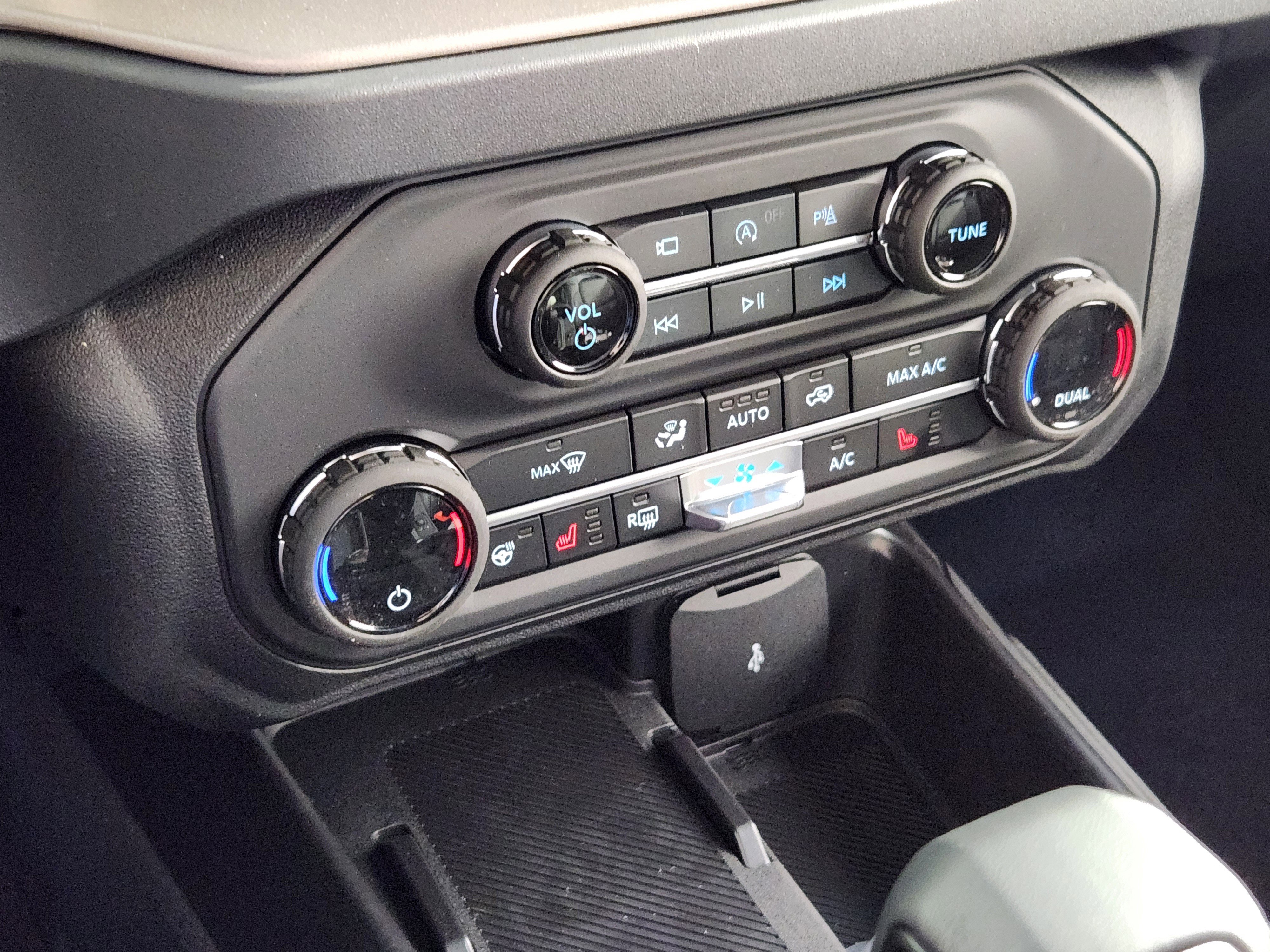 New 2026 Ford Bronco Outer Banks image 24