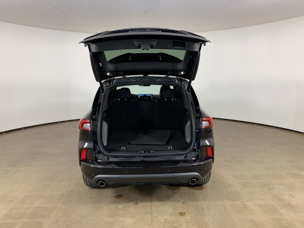 Used 2023 Ford Escape ST-Line w/ Tech Pack #1 image 12