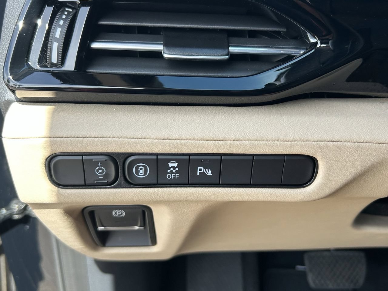 Certified 2025 Acura MDX FWD w/ Technology Package image 34