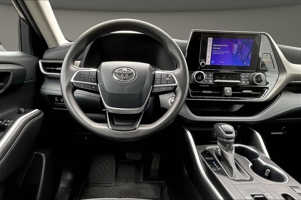 Used 2023 Toyota Highlander L FWD image 10