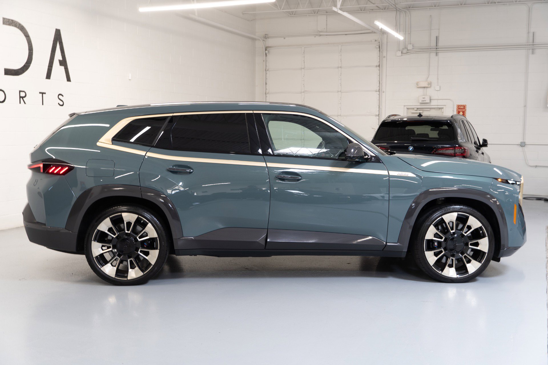 Used 2023 BMW XM image 15