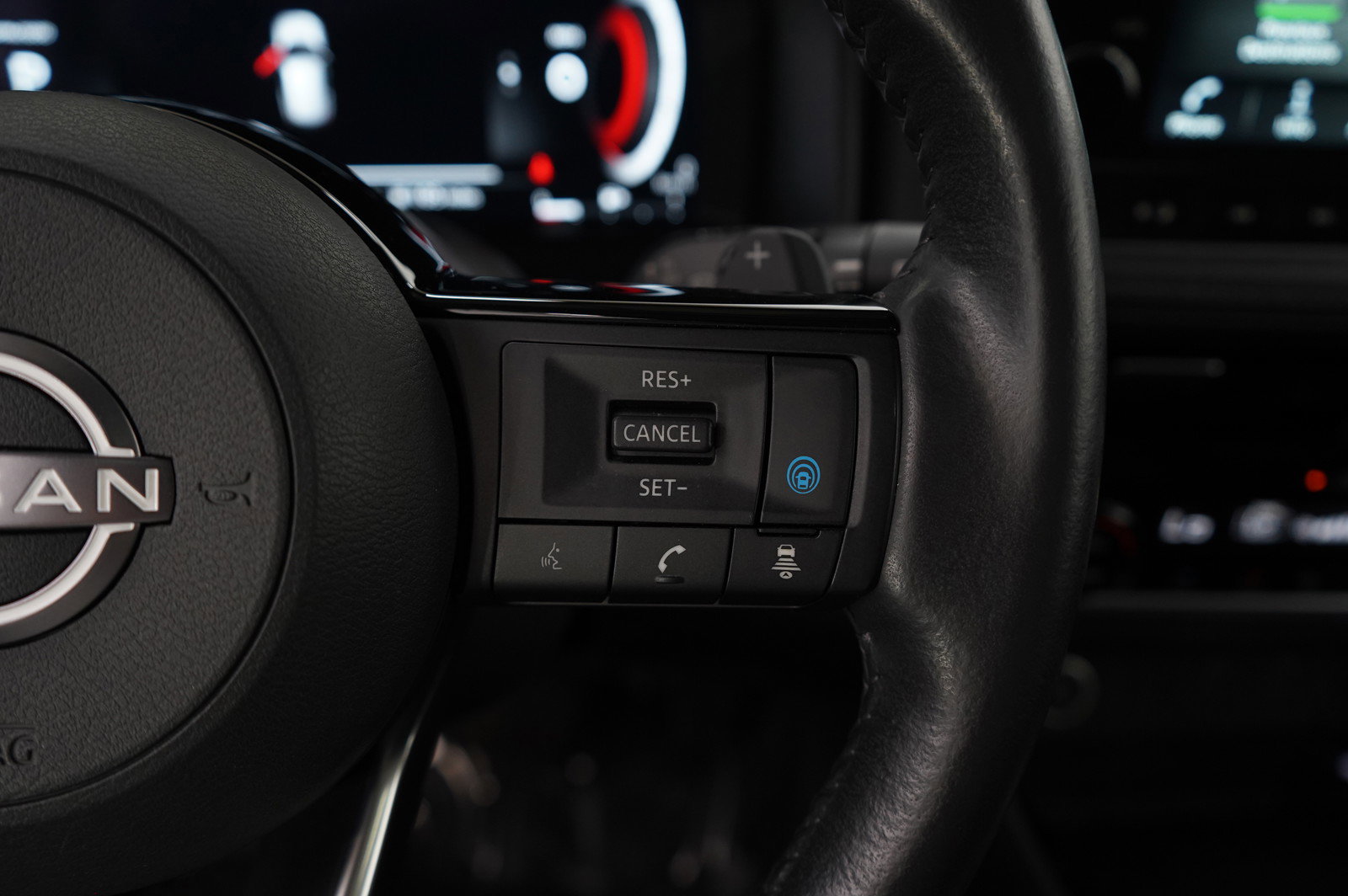 Used 2022 Nissan Rogue Platinum w/ Head-Up Display Package image 21